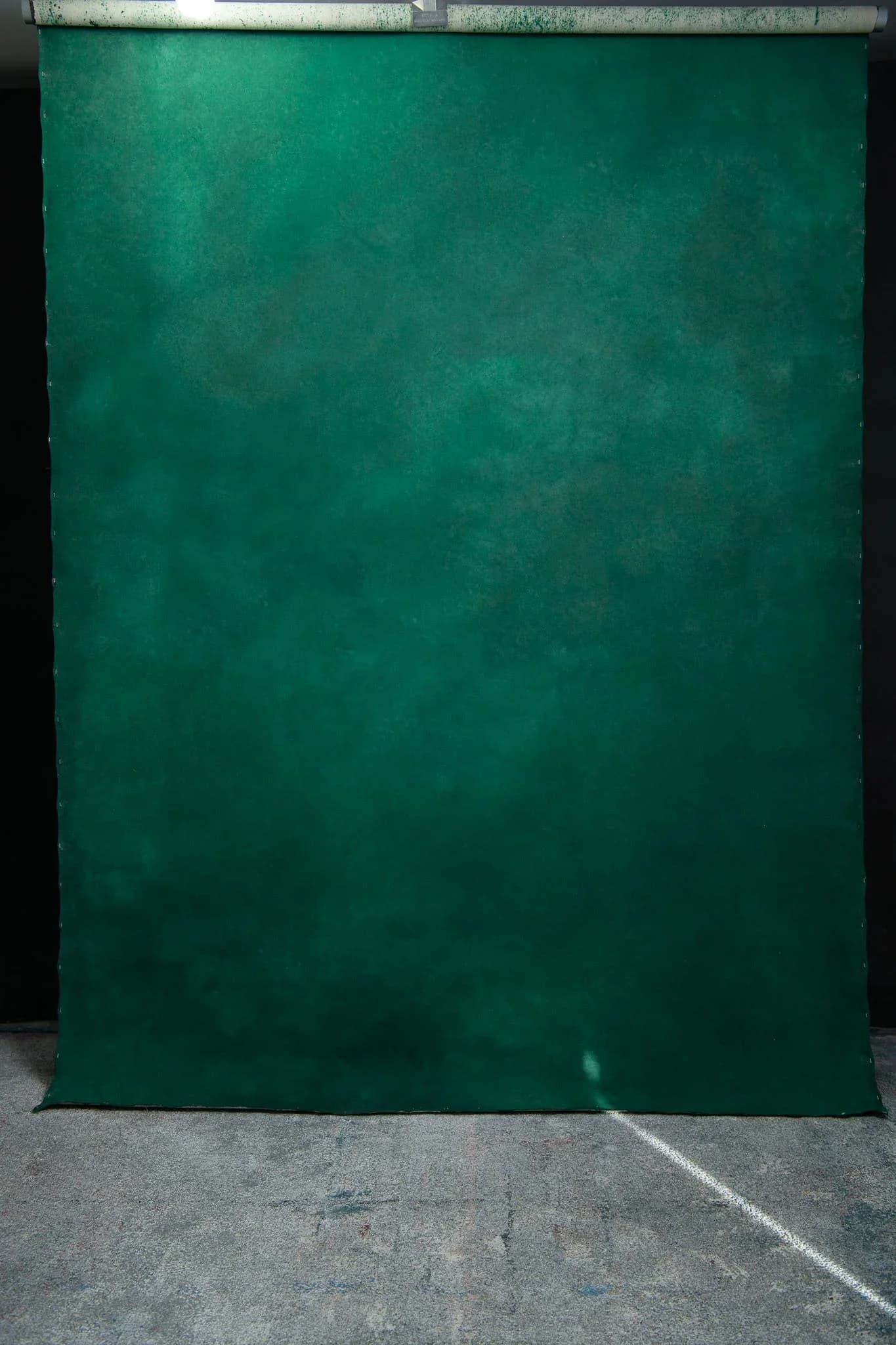 Dark forest green hand-painted canvas backdrop. 6x9 03211023