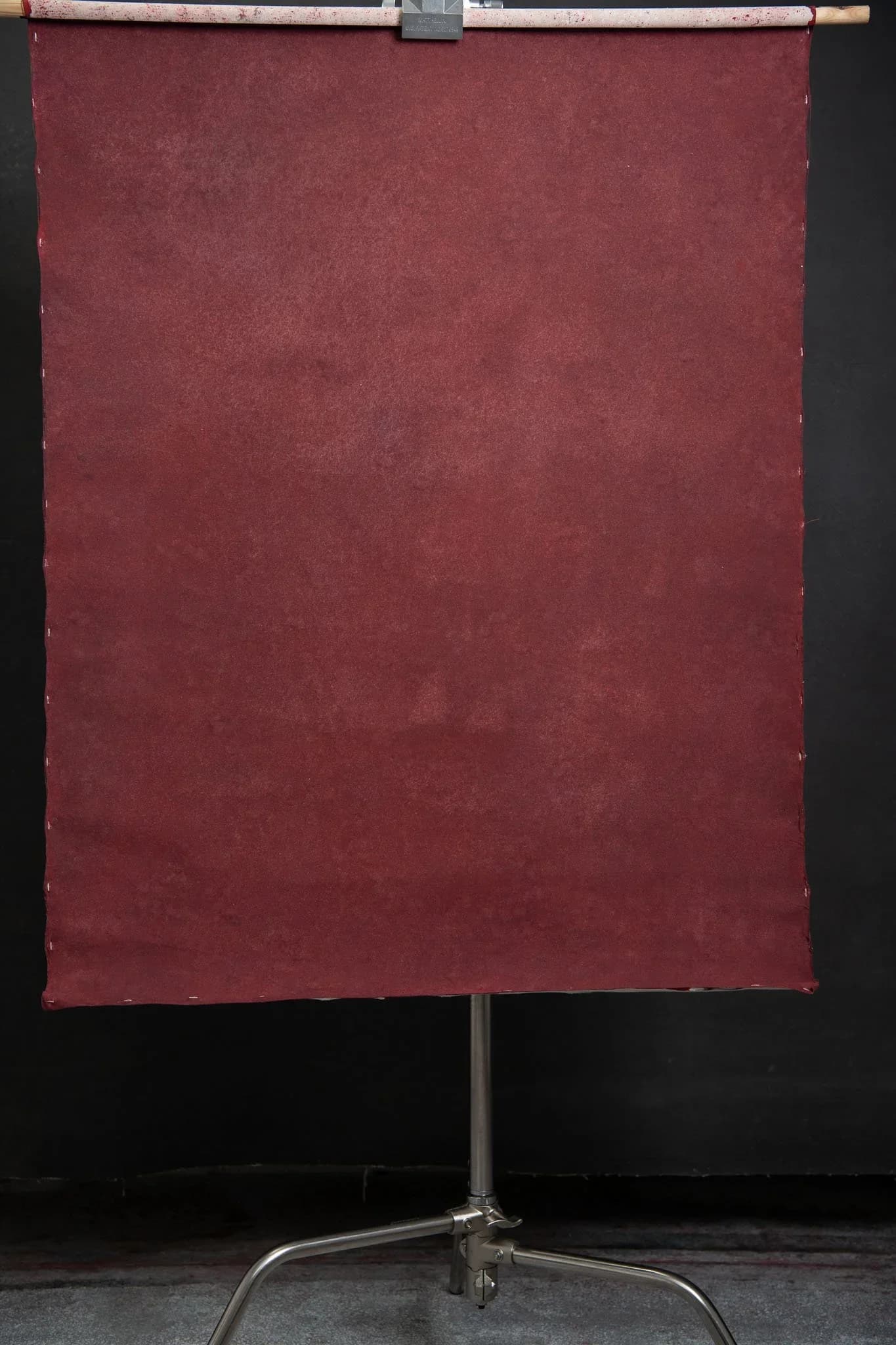Darker red UK photography background 100x135cm (05311023)
