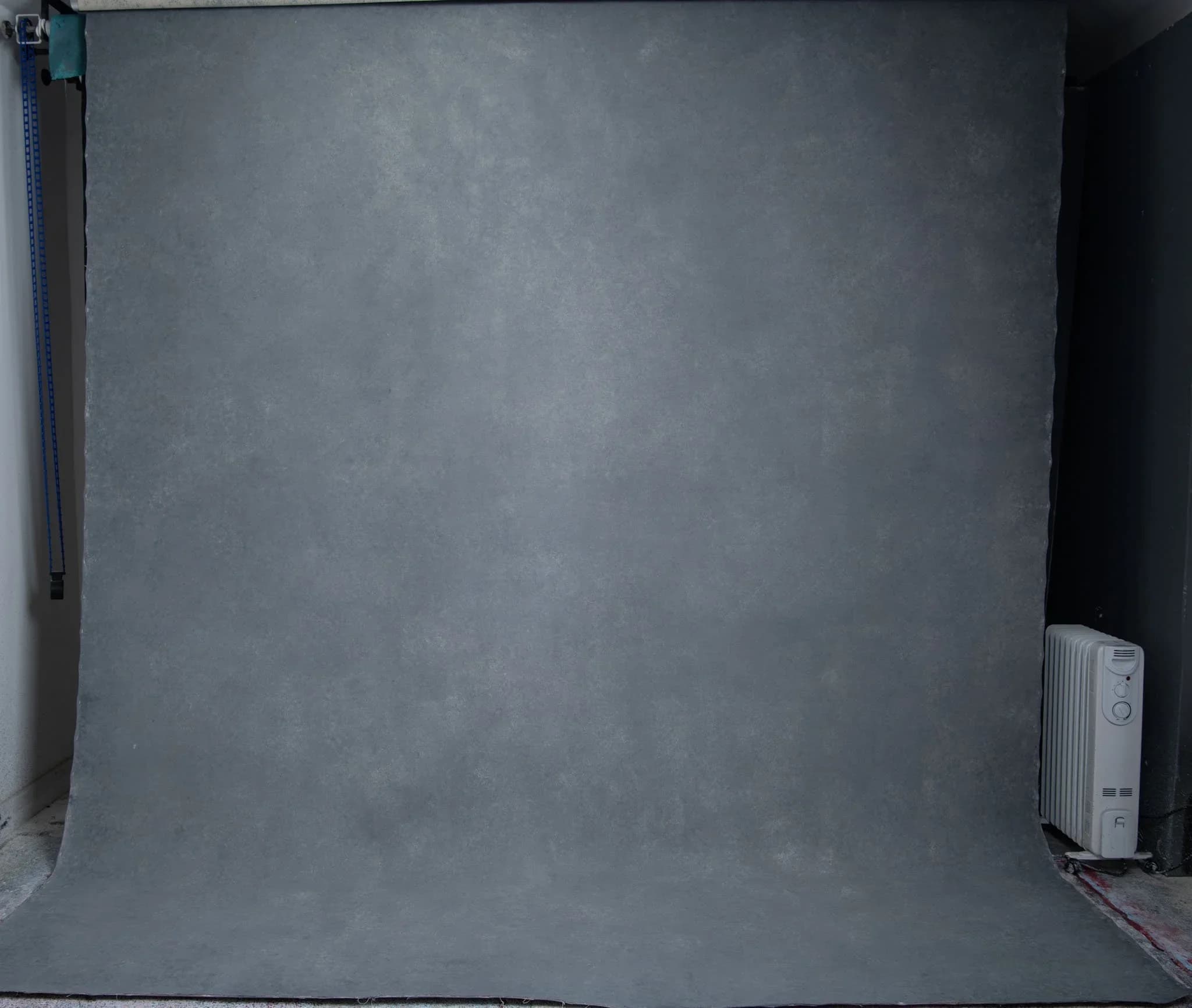 Medium grey Hand Pianted canvas backdrop for rent or buy 2.7x3.4m 671122