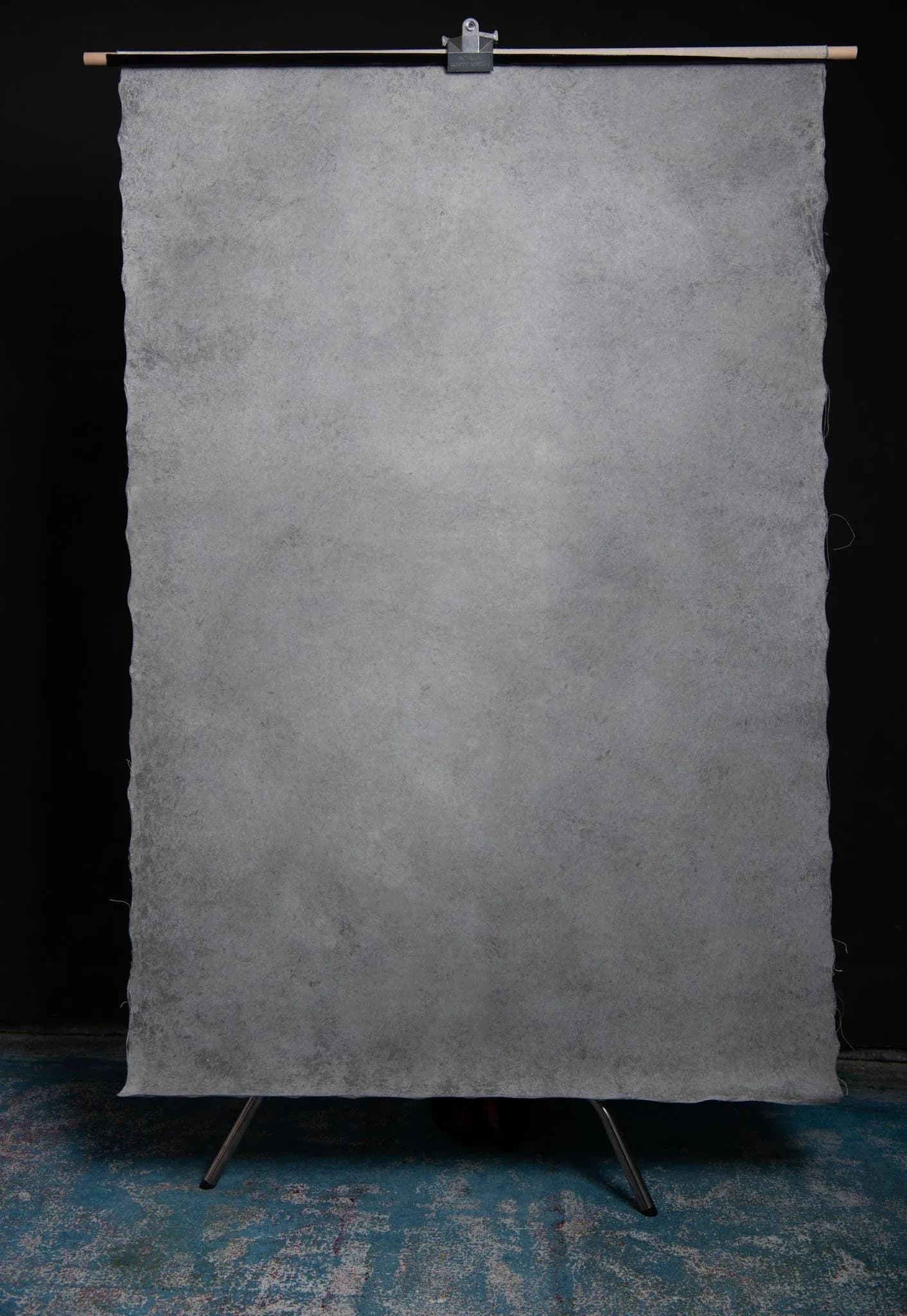 Medium texture, hand-painted canvas backdrop, medium grey, with reverse side 4x6 630822