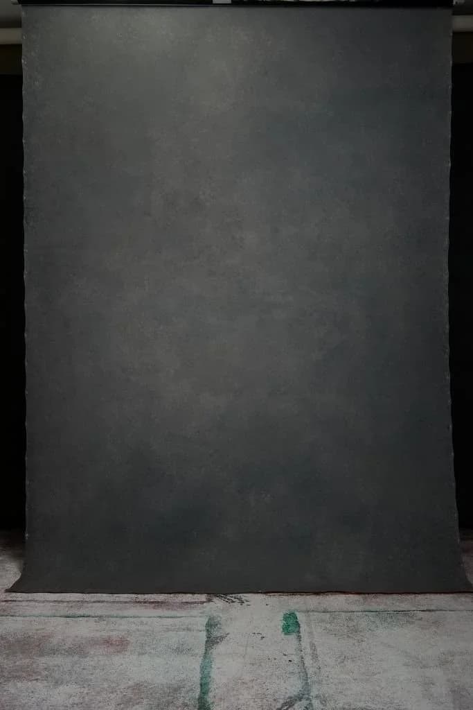 Medium to dark grey, hand painted canvas backdrop. 180x270 (Dark grey) 00141225