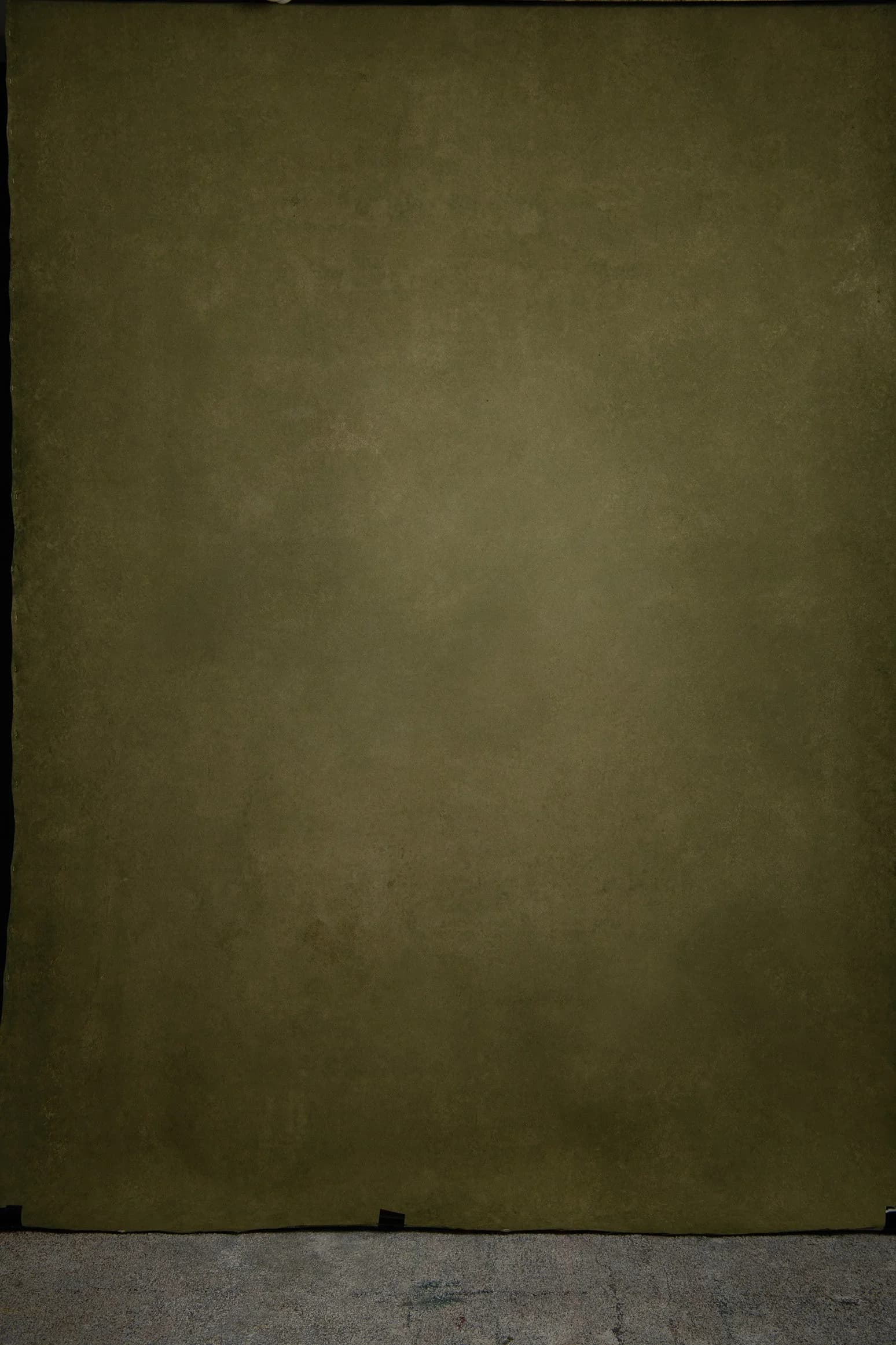 Olive green Medium texture hand painted canvas backdrop for photographers 180x270cm. 01131223