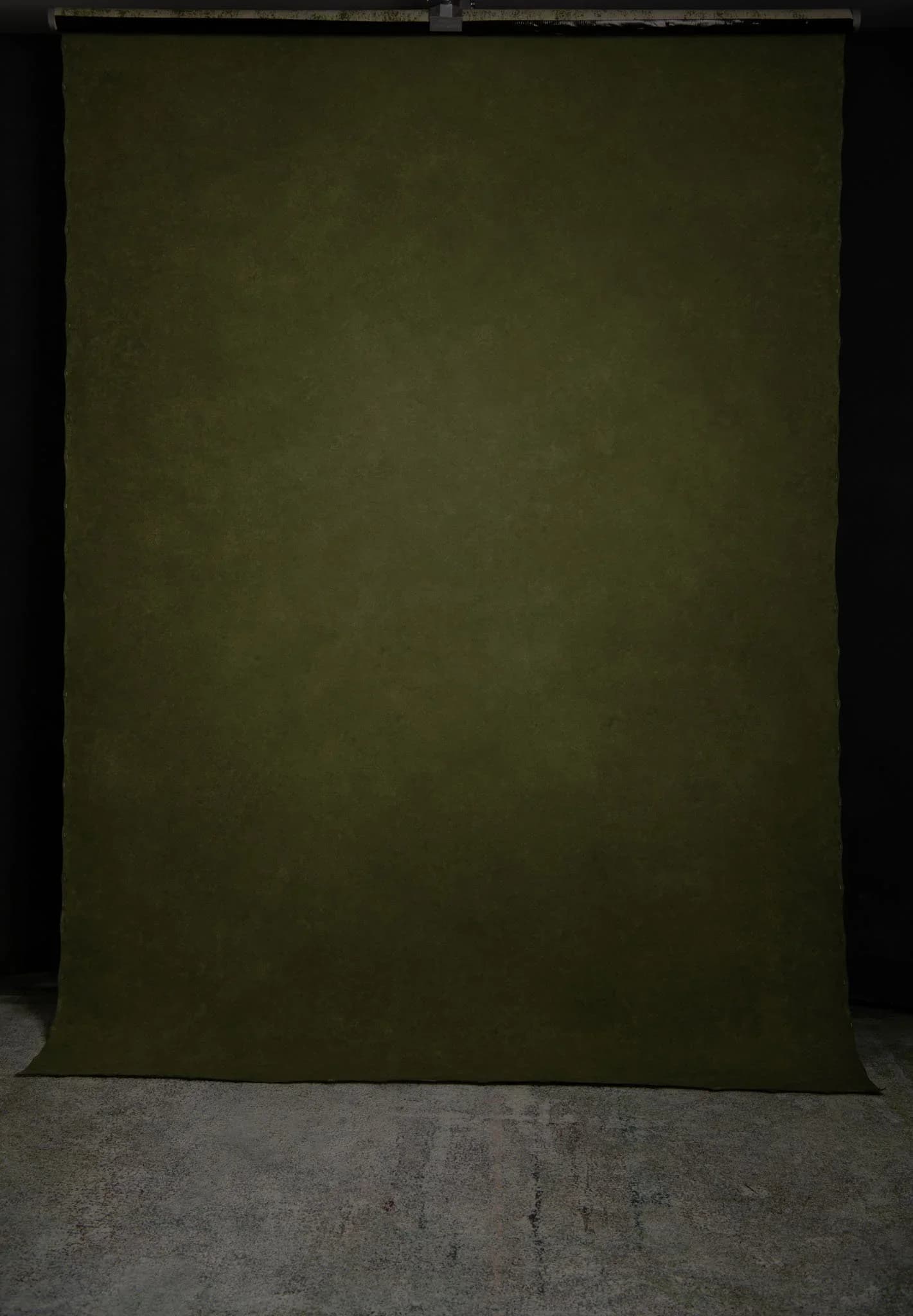 Olive hand painted canvas backdrop with beautiful soft texture 180x270cm 03140423